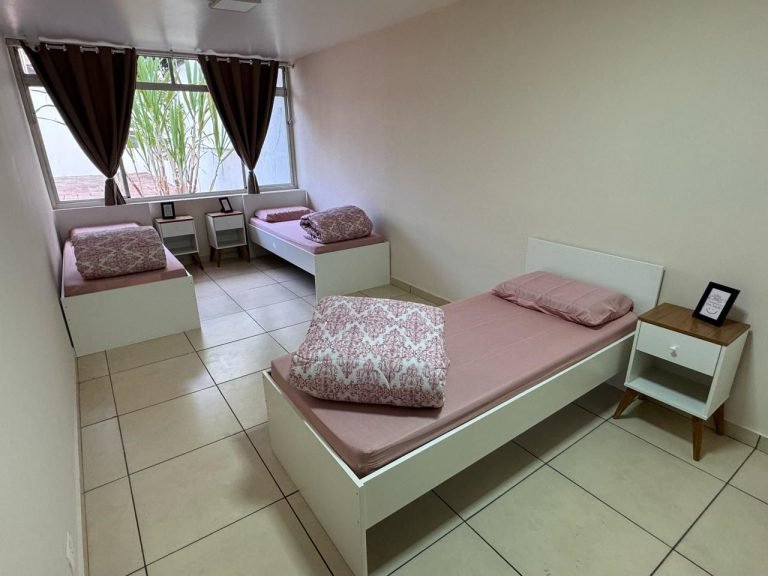 Quarto Feminino Triplo